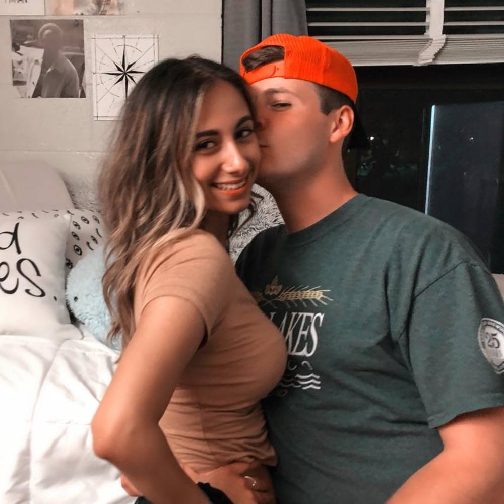 Meet your Posher, Taia